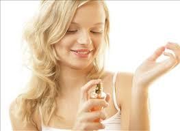 香水の香りはキャバクラから学べ！人気の香水と男性受けの良い匂いは？